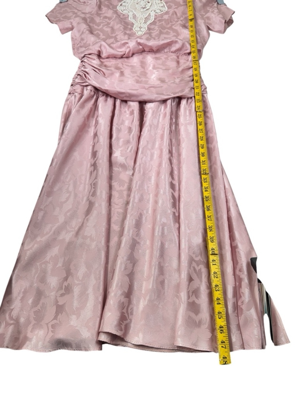 Vintage .Elegant Pink Lace-Detail Midi Dress - Picture 6 of 12